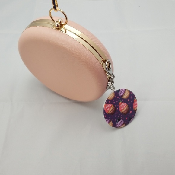 Cupcake keychain mirror - Picture 3 of 3